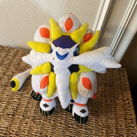 Solgaleo Pokemon 2015 10 inch Plush - Picture 1 of 16